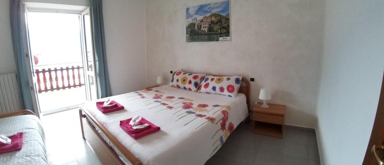 Residence Casa Rosa Джера Ларио Екстериор снимка