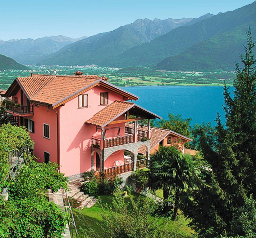 Residence Casa Rosa Джера Ларио Екстериор снимка