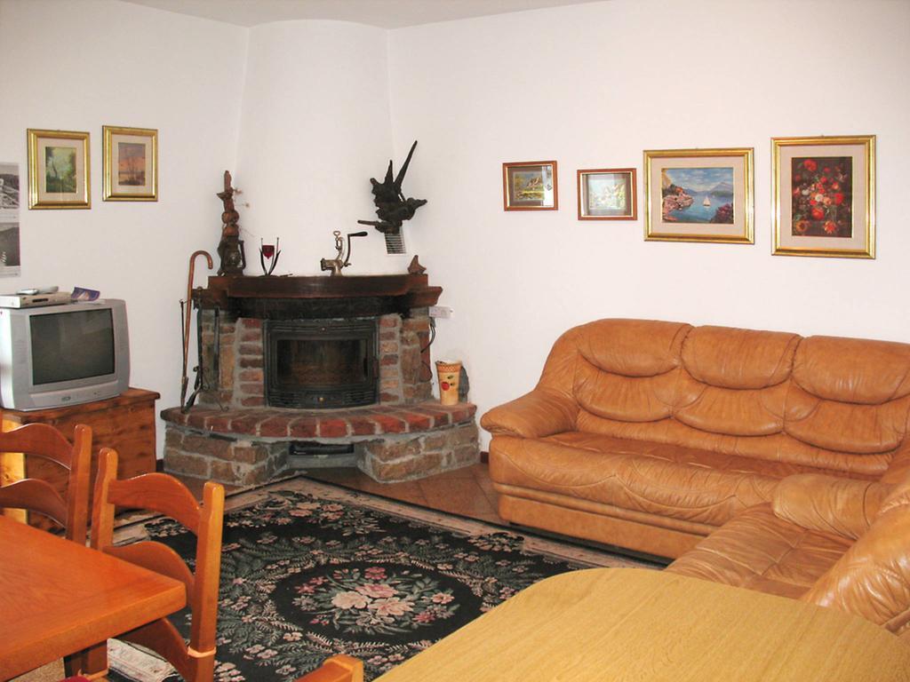 Residence Casa Rosa Джера Ларио Екстериор снимка