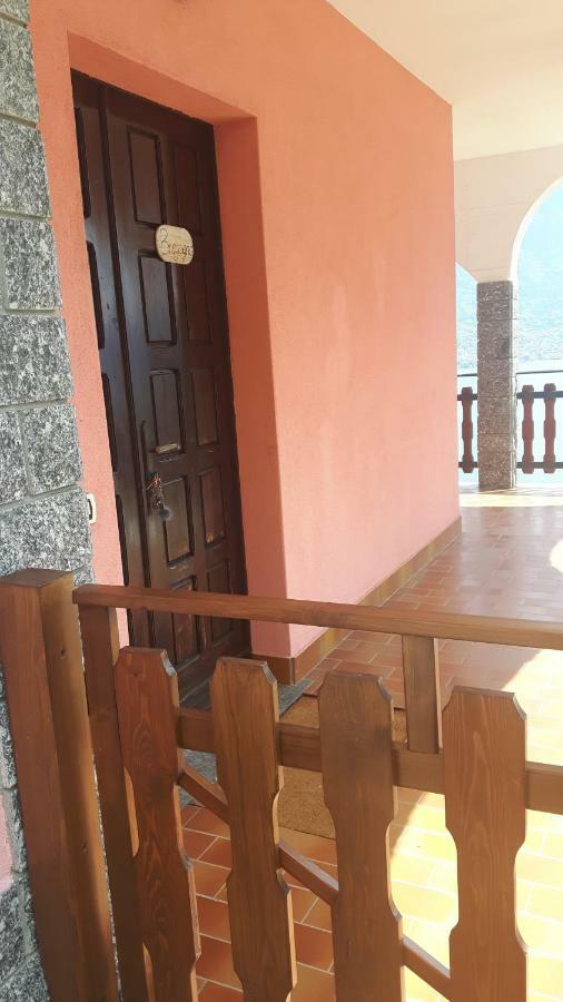 Residence Casa Rosa Джера Ларио Екстериор снимка